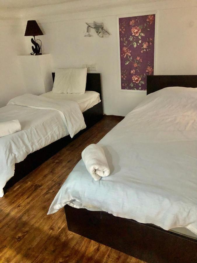 Mariam Hotel Tbilisi Buitenkant foto