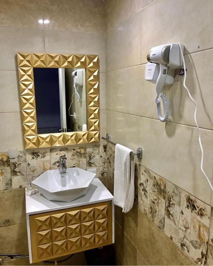 Mariam Hotel Tbilisi Buitenkant foto