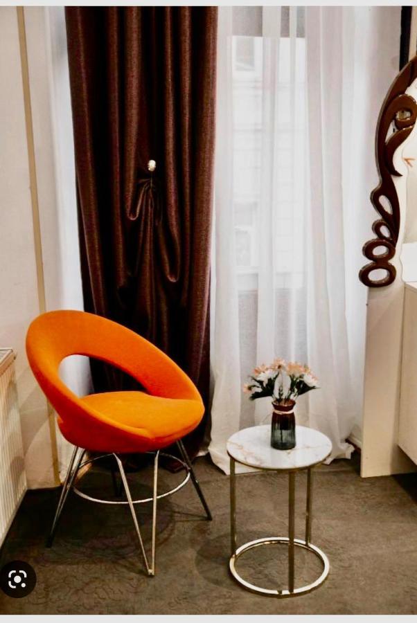 Mariam Hotel Tbilisi Buitenkant foto