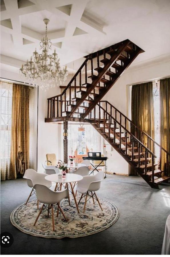 Mariam Hotel Tbilisi Buitenkant foto
